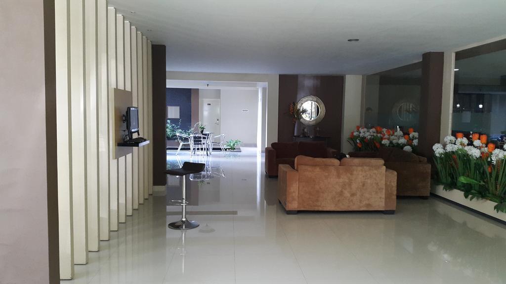Jhoanie Hotel Tomohon Exterior foto